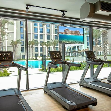 A Luxury Aprt 2 Bedrooms Balcony With Wonderful View Mall Access Hi Speed Wifi Beach Access & Much More For Family Only Samaheej Exterior foto